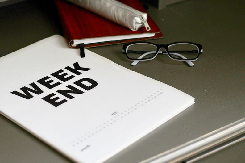 Tolle Dokumentenmappen von Julifoli sorgen für Ordnung auf dem Schreibtisch.